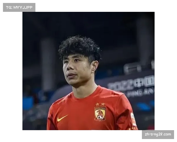 蒿俊闵重返绿茵场 中国男足传奇复出备战新征程 蒿俊闵重返绿茵场 中国男足传奇复出备战新征程